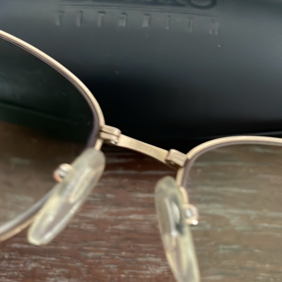 Seiko T358 pure titanium pink and gold full rim eyeglasses with black hard case - Picture 7 of 16